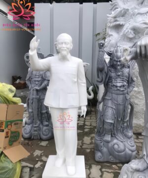 Chân Dung Bằng Đá