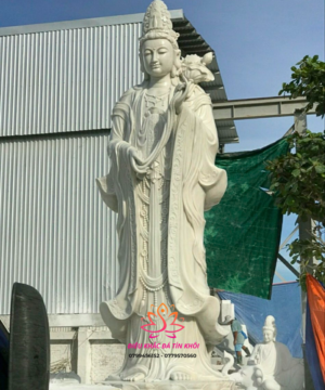 Tượng quan âm tự tại