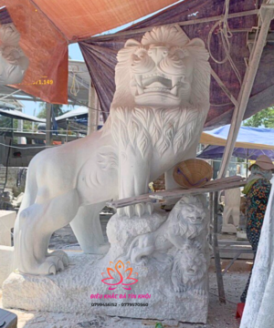 Tượng sư tử