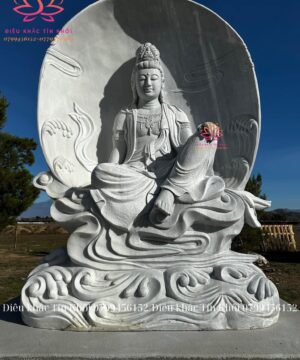 Tượng quan âm tự tại bằng đá