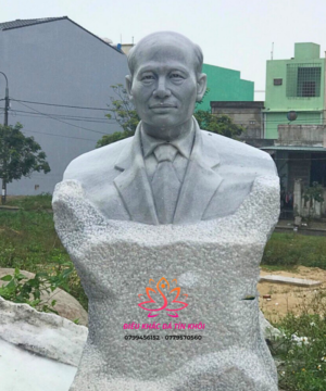 Chân Dung Bằng Đá