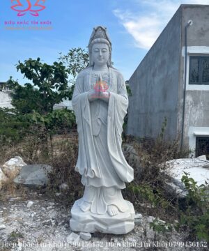 Tượng quan âm tự tại bằng đá