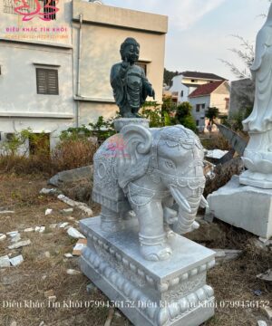   Tượng phật đản sanh bằng đá