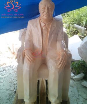 Tượng Chân Dung Bằng Đá