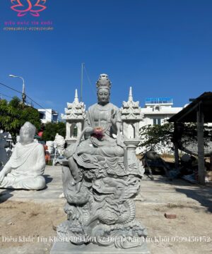 Tượng quan âm tự tại bằng đá