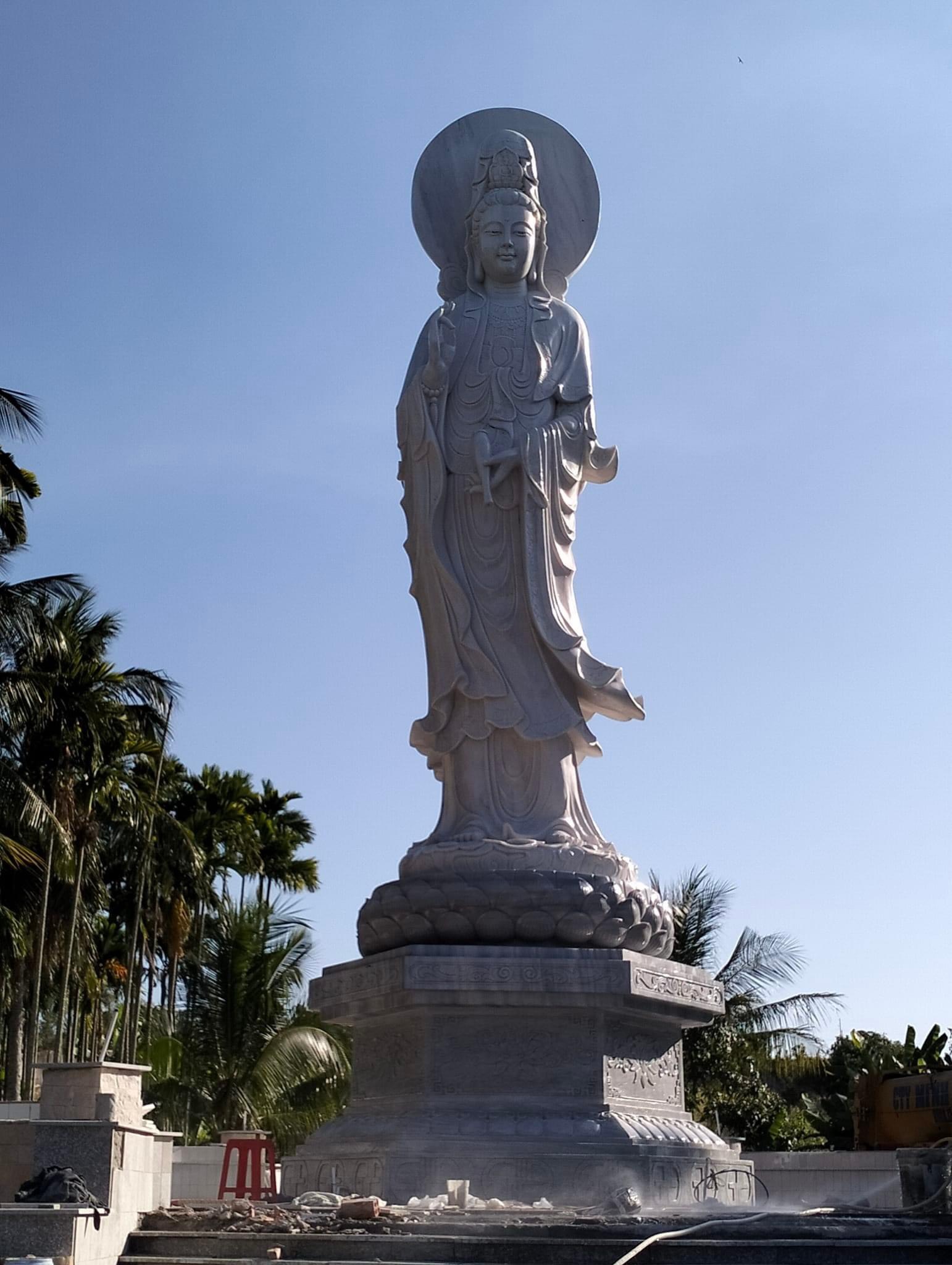 Tượng Quan Thế Âm Bồ Tát Bằng Đá Tượng Quan Thế Âm Bồ Tát Bằng Đá