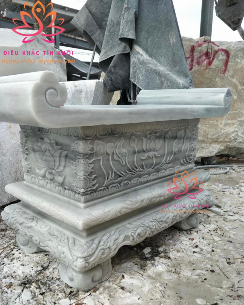 Bàn lễ đá cẩm thạch