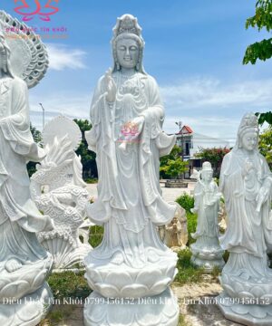 Tượng Quan Thế Âm bồ tát bằng đá