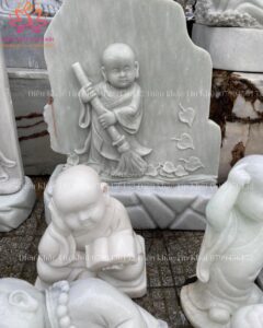 Tượng Chú Tiểu bằng đá