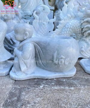 Tượng Chú Tiểu bằng đá