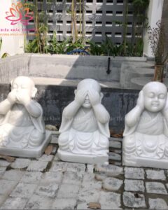 Tượng Chú Tiểu bằng đá