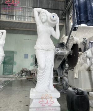 Tượng Cô Gái