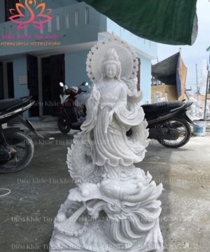 Tượng Quan Âm Ngự Long