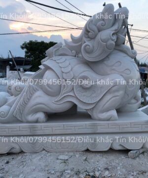 tỳ hưu bằng đá trắng cẩm thạch