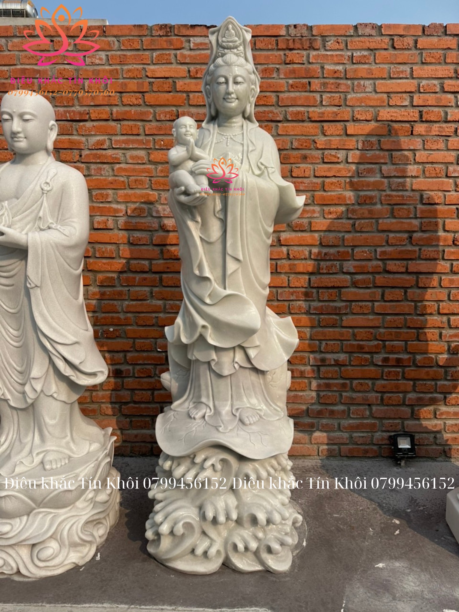 Tượng Quan Thế Âm Bồ Tát Bằng Đá