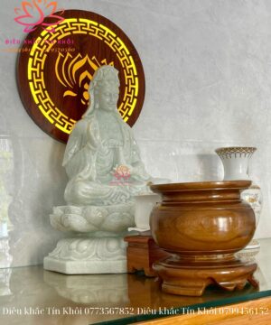 Tượng Quan Âm Bồ Tát Ngồi Bằng Đá