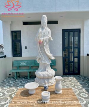 Tượng Quan Âm Bồ Tát Bằng Đá