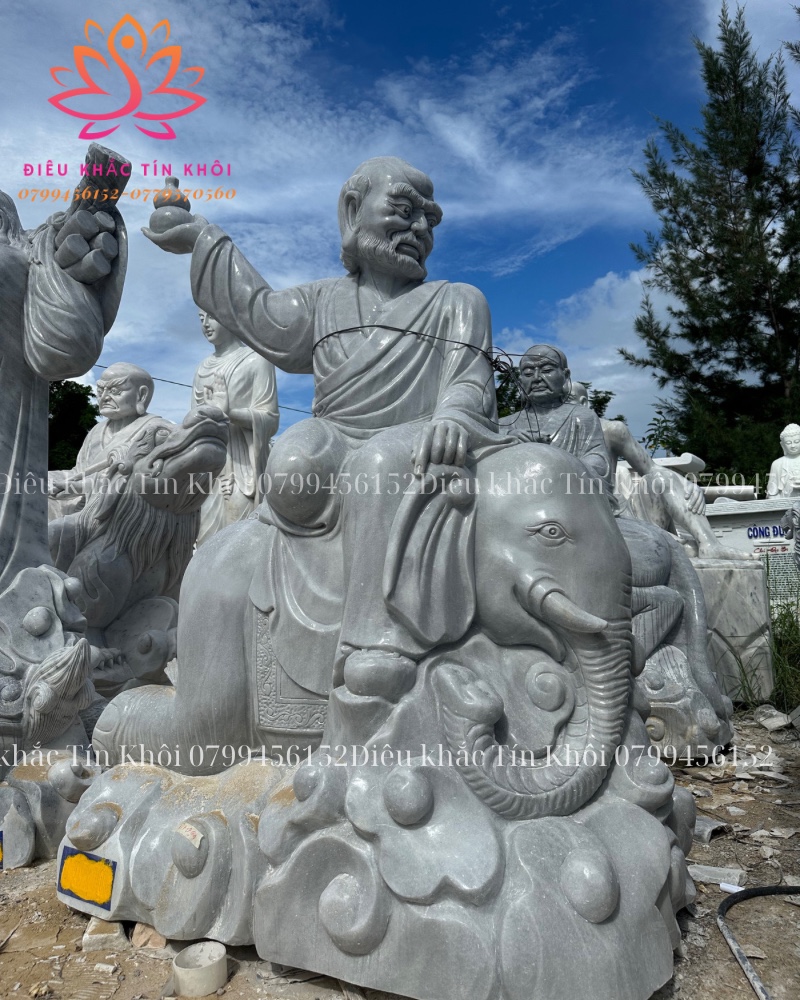 Tượng 18 vị La Hán bằng đá Tượng 18 vị La Hán bằng đá