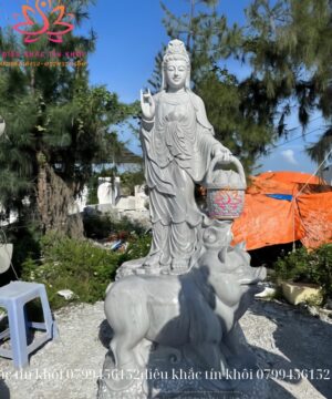 Tượng Quan Âm Hoá Thân 12 Con Giáp bằng đá