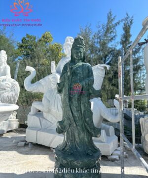 Tượng Quan Thế Âm bồ tát bằng đá