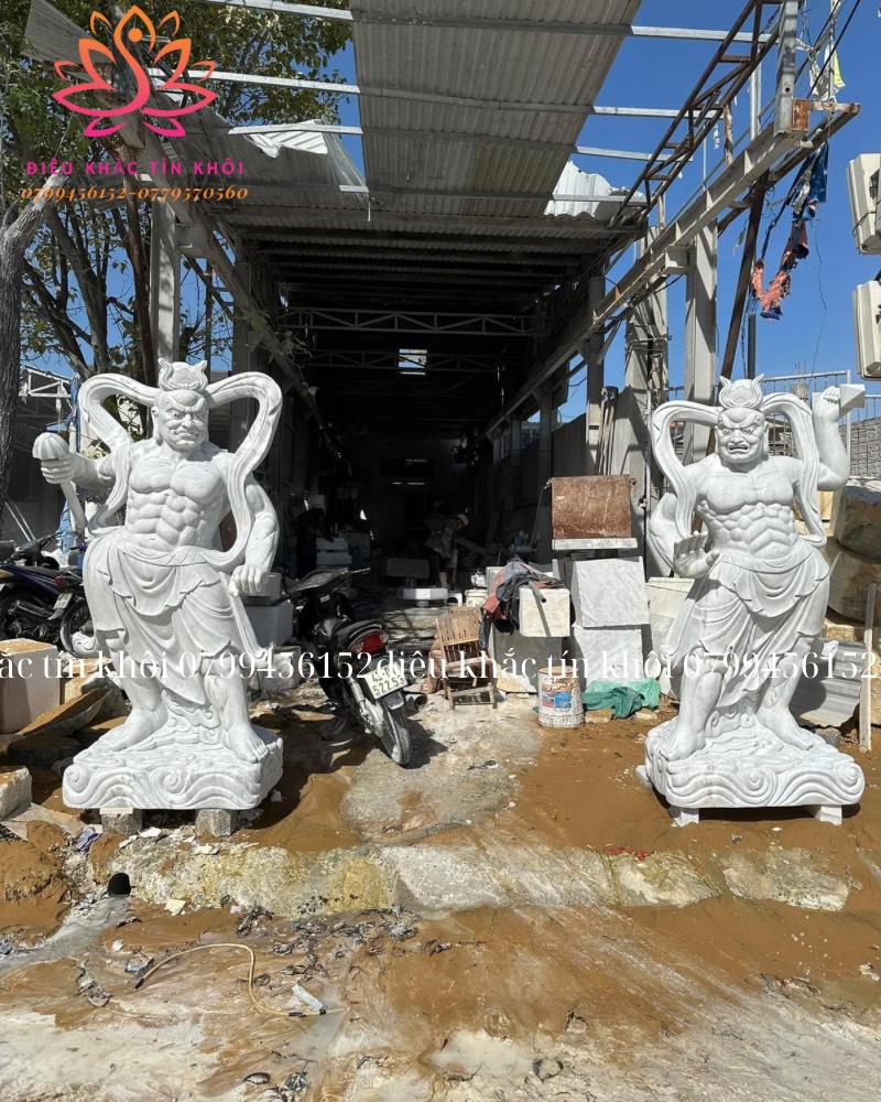 Tượng Phật Kim Cang bằng đá