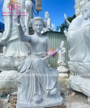 Tượng Chân Dung Bằng Đá