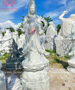 Tượng Quan Thế Âm bồ tát bằng đá