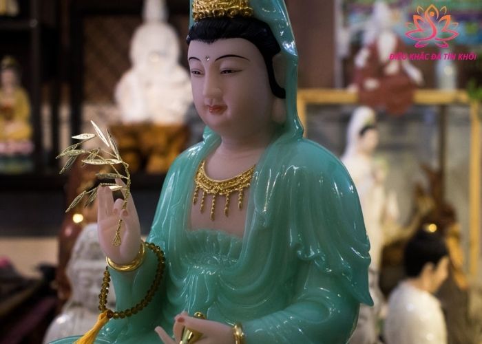 Tượng mẹ Quan Âm bằng đá Đà Nẵng