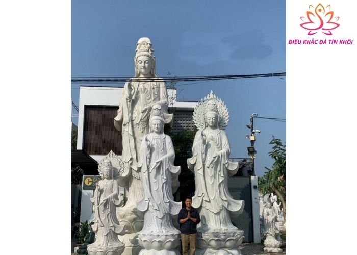Tượng mẹ Quan Âm đứng Đà Nẵng