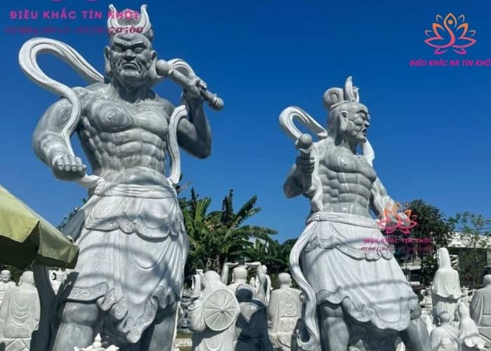 Tượng Phật Kim Cang