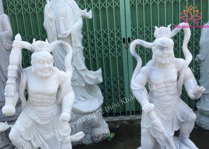 Tượng Phật Kim Cang