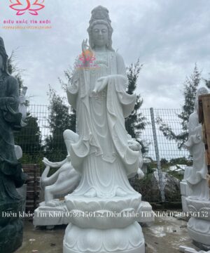 Tượng Quan Thế Âm bồ tát bằng đá