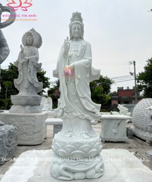 Tượng Quan Thế Âm bồ tát bằng đá