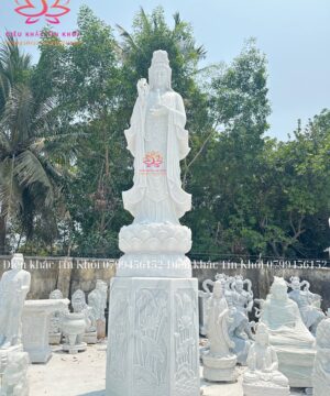 Tượng Quan Thế Âm bồ tát bằng đá