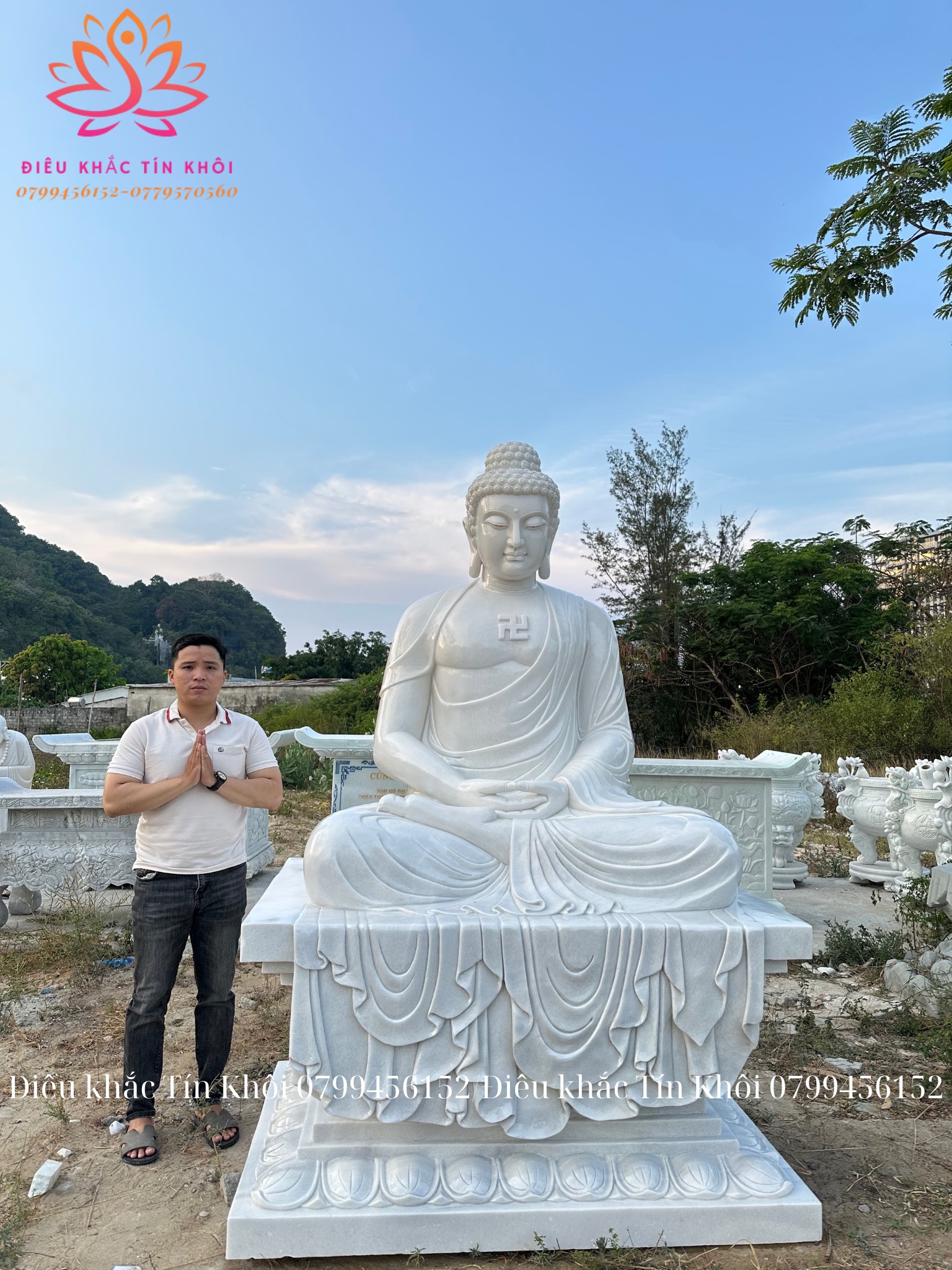 Tượng Phật Adida ngồi