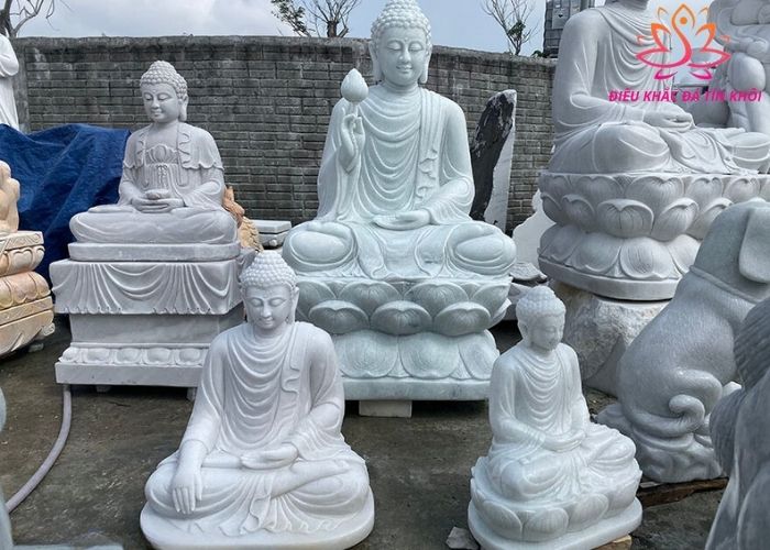 Tượng Phật Thích Ca bằng đá nhỏ